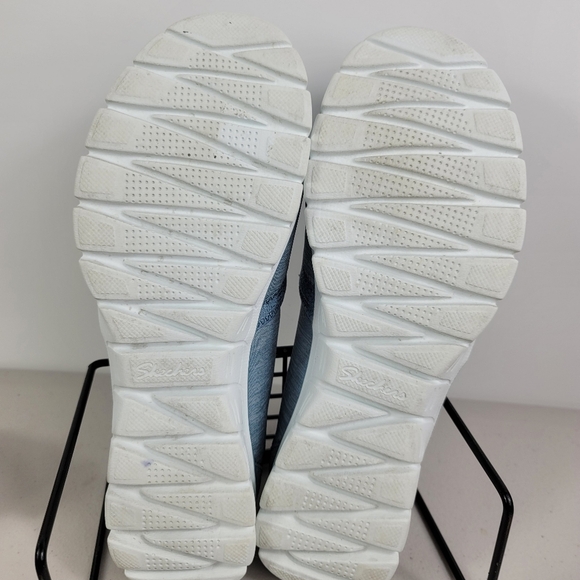 Skechers Woman's Slip On Sz 9.5 blue Squishy insole - Picture 3 of 8